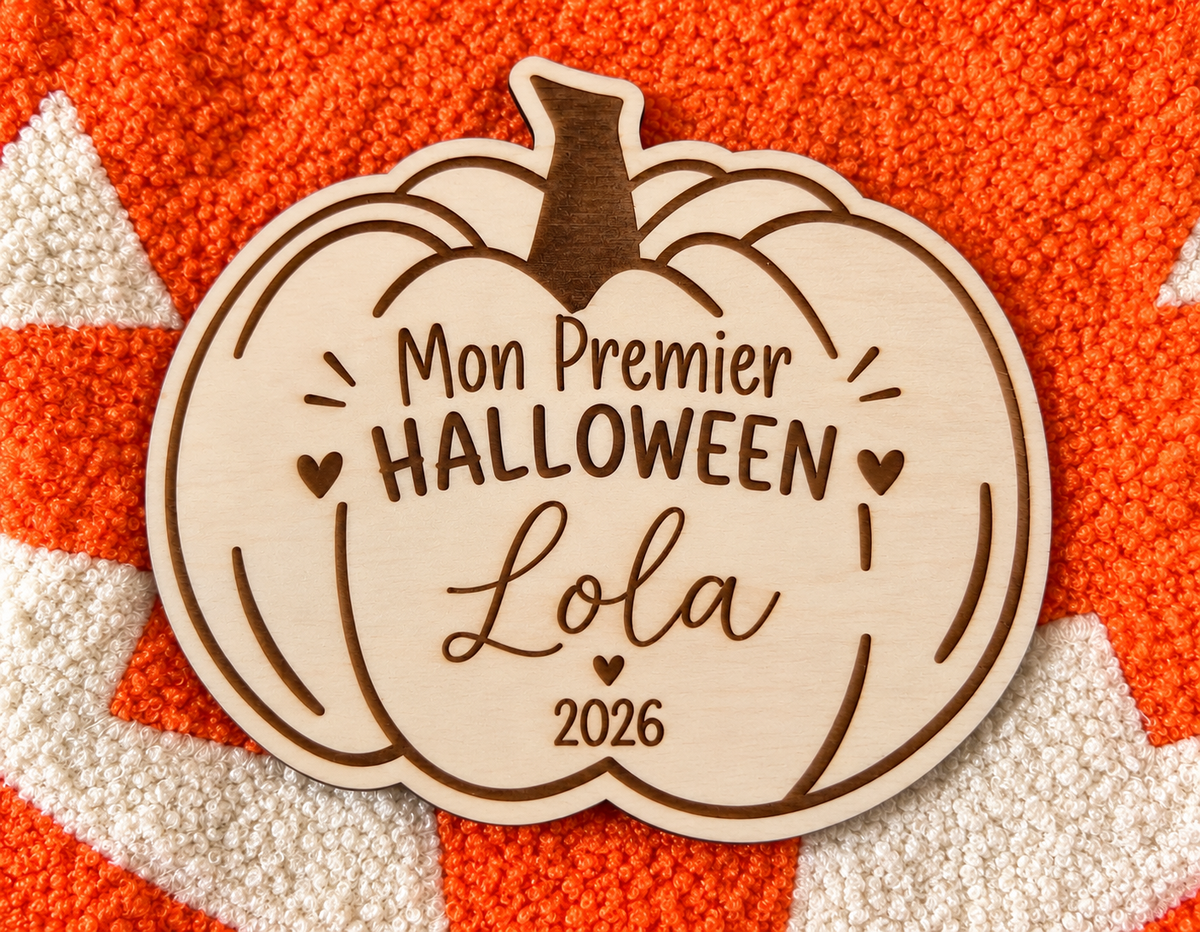 Mon premier Halloween personnalisé – Carte en bois prénom enfant – Souvenir bébé Halloween – Décoration panier Halloween